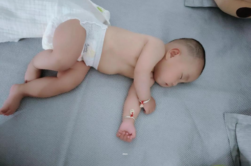 七台河宝宝总是摇头怎么回事